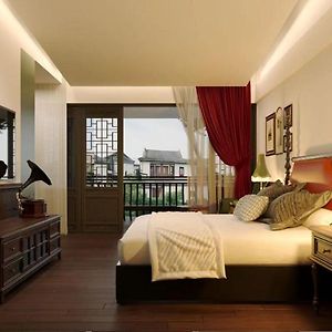 Deluxe Double Room Bath